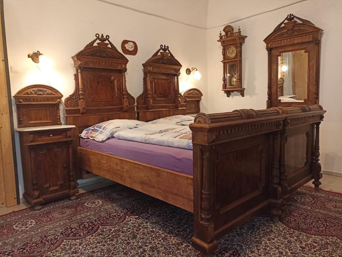 Zemianska Kuria Vachtar Hotell Kralova Lehota Eksteriør bilde