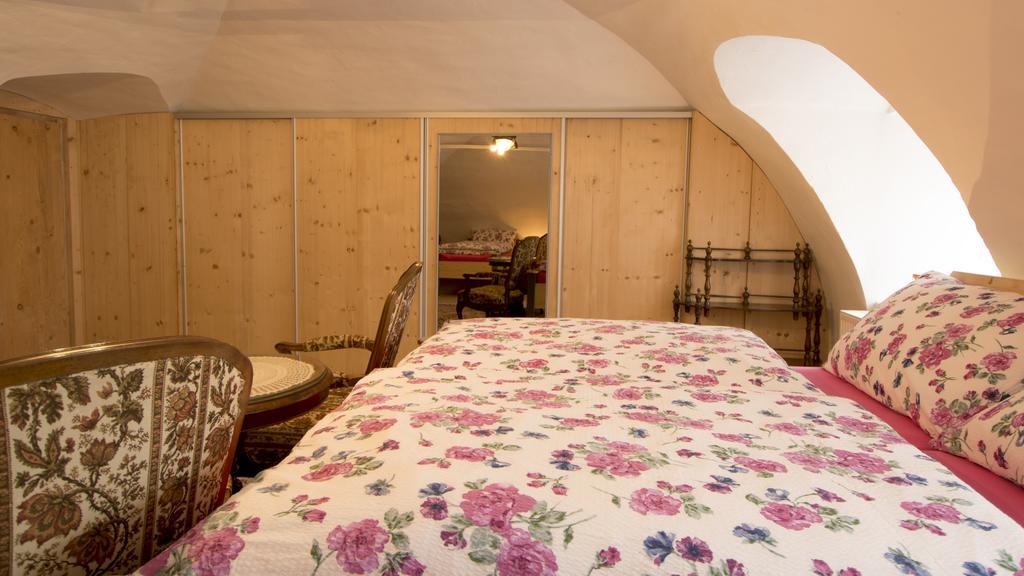 Zemianska Kuria Vachtar Hotell Kralova Lehota Rom bilde